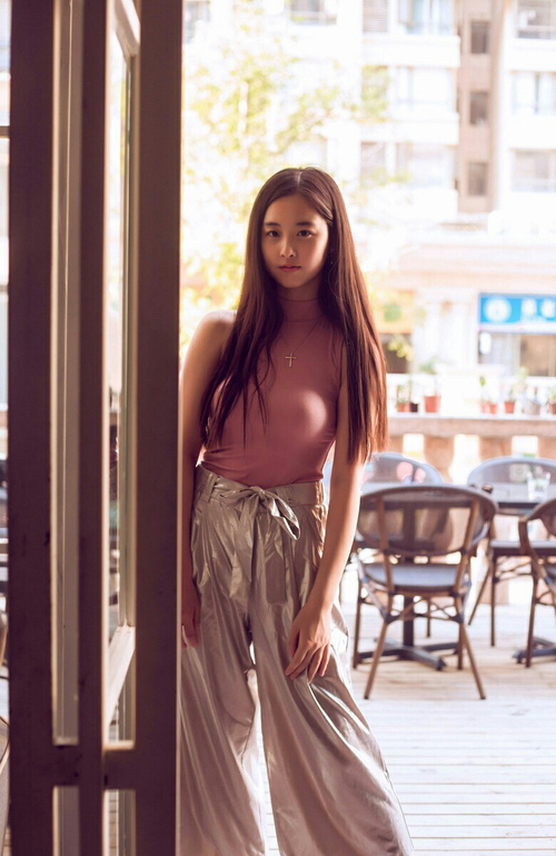 错位的英雄，当足球鏖战遇见乒乓炽热