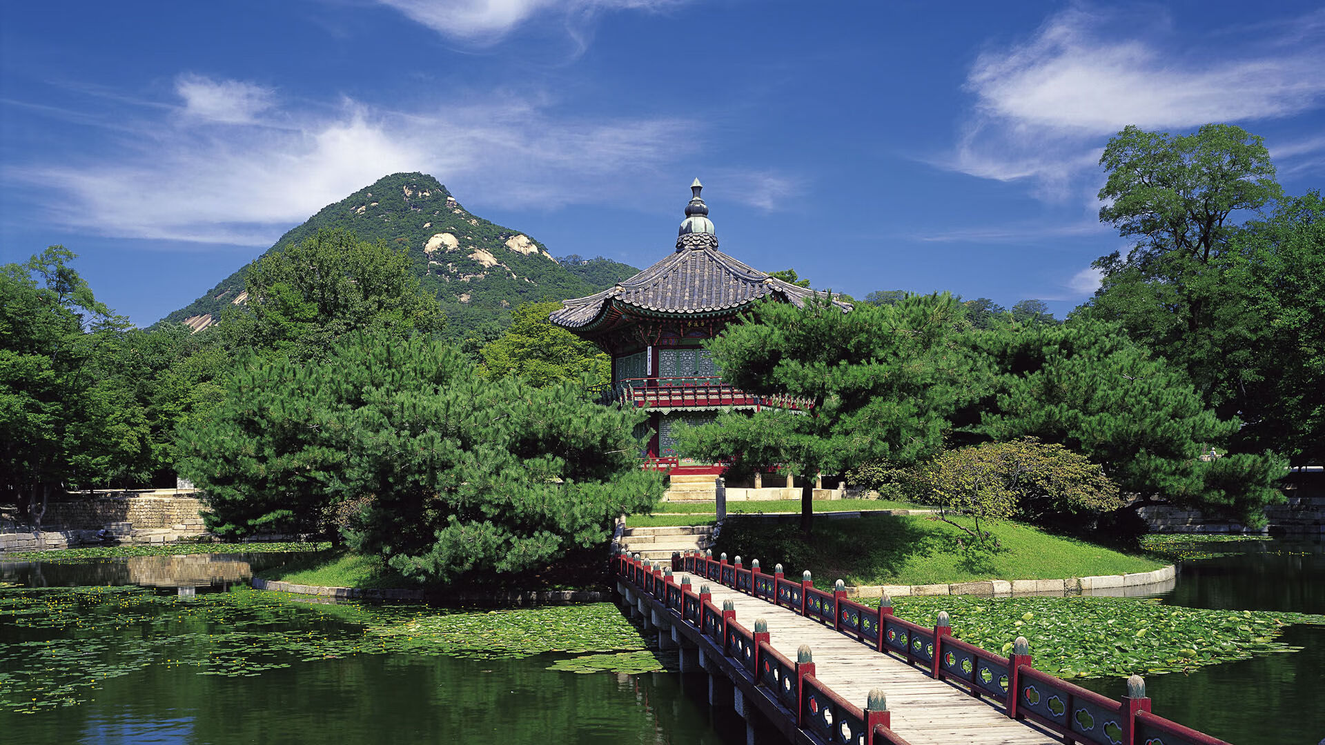 宿敌的救赎之路，拉塞尔高光表现助梅赛德斯逆袭威廉姆斯