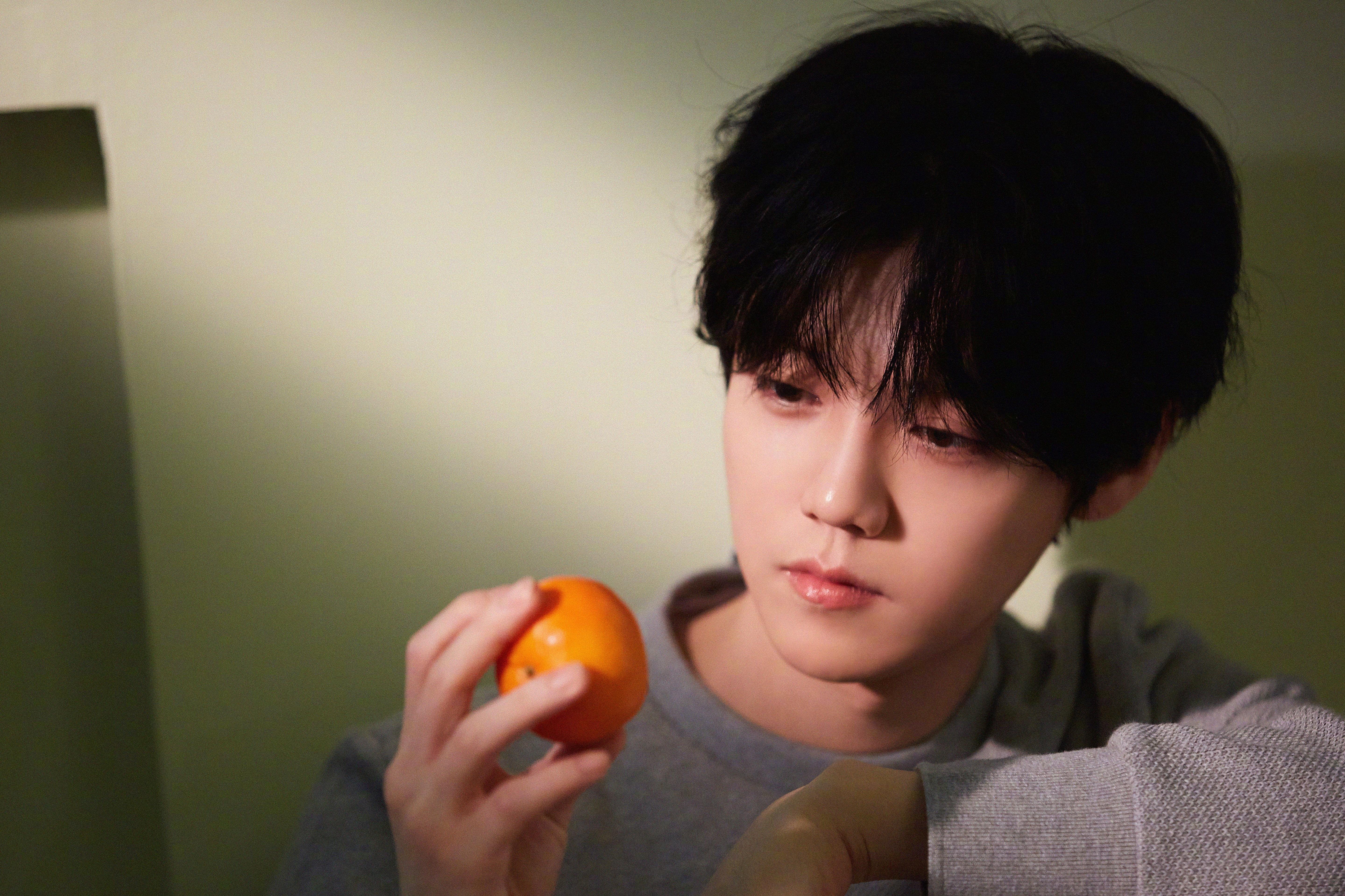 绿茵指挥官与赛车博弈，当卡塞米罗在F1揭幕战之夜掌控赛道脉搏