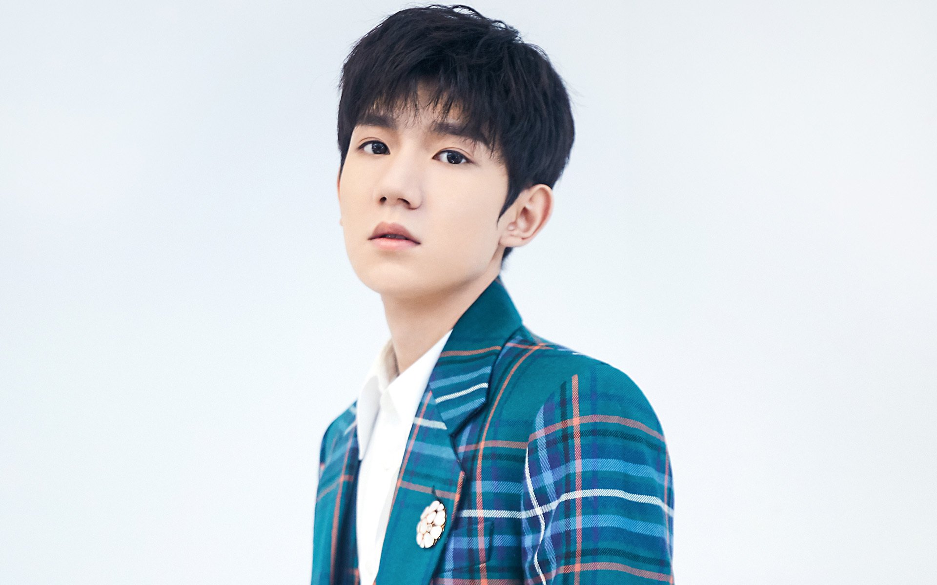 爱游戏大厅-赛场与国界，欧冠战术博弈与马里地缘封锁的殊途同归