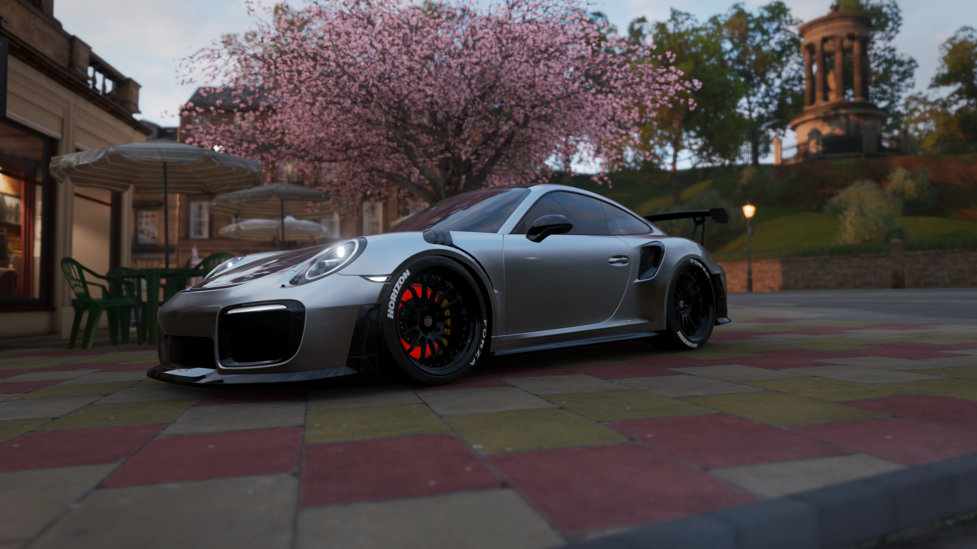 看到这个组合，我产生了一些有意思的联想。这很可能是一场国际足球友谊赛，但用轻取和关键先生来描述一场可能一边倒的比赛中的门将，这本身就构成了一个有趣的叙事矛盾